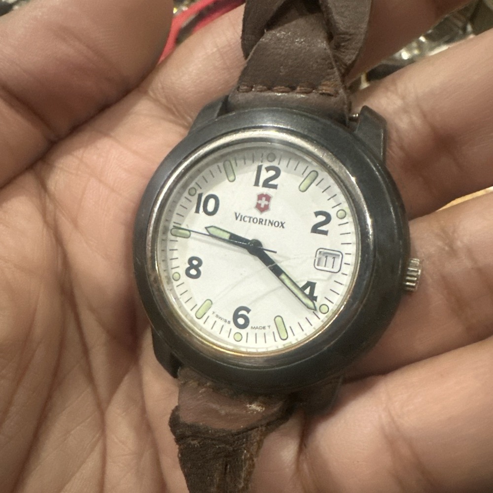 Vintage VICTORINOX Swiss Army 166 FEET Mens Watch Date Quartz 40mm - For Repair